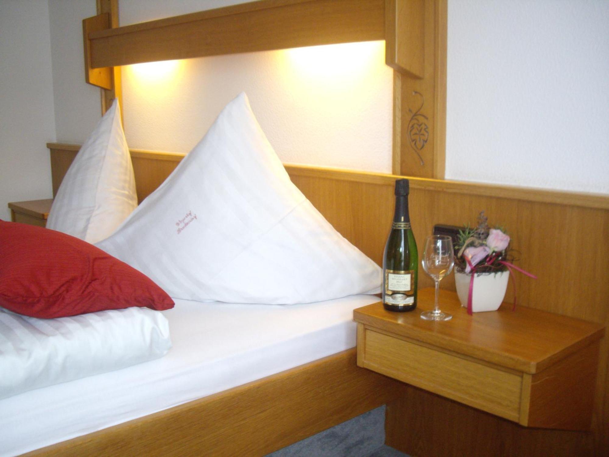 Winzerhof Brachtendorf Alken Room photo