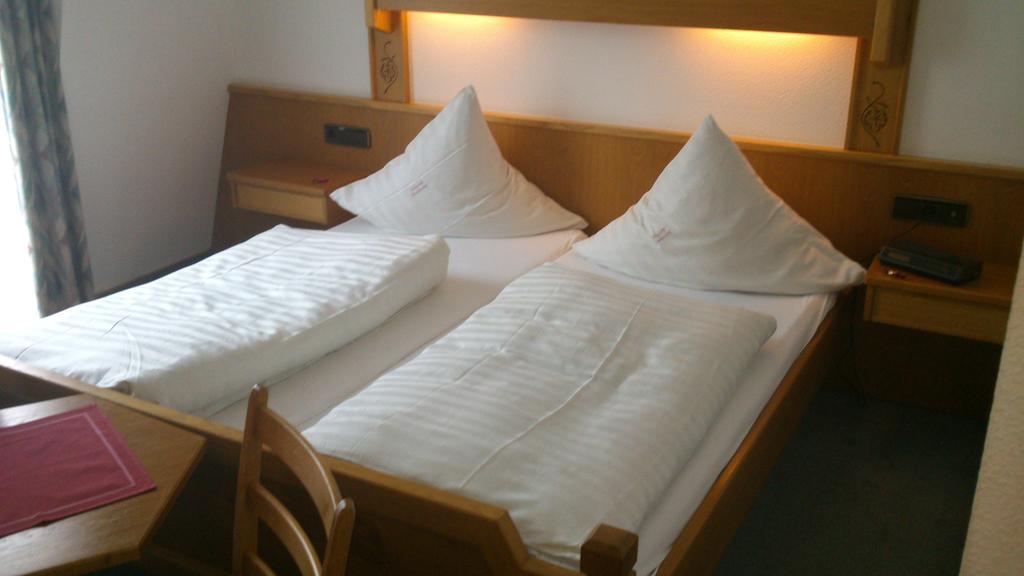 Winzerhof Brachtendorf Alken Room photo